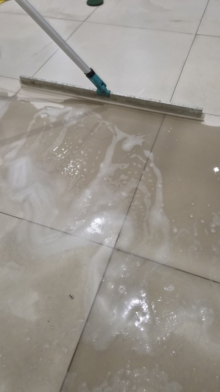 용인 수지 나무안과의원 오염수 회수 작업